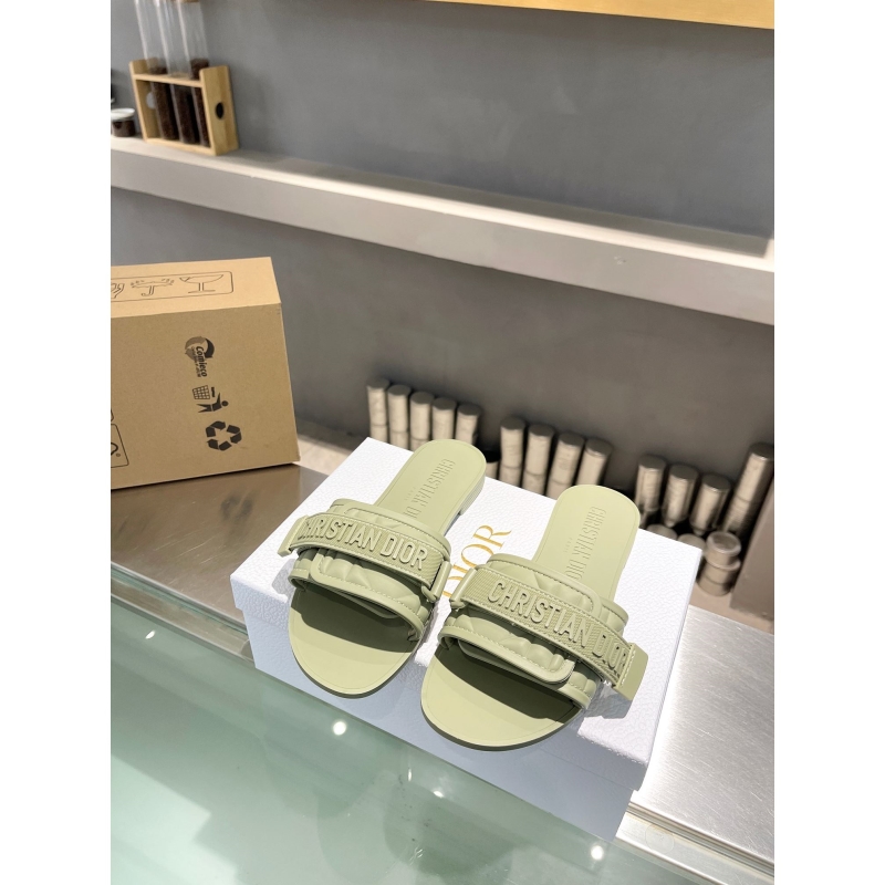 ch**an D*or slippers